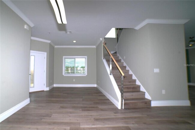Building Photo - 2025 Greenbriar Ter