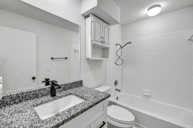 Building Photo - 5903 Kevin Kelly Pl
