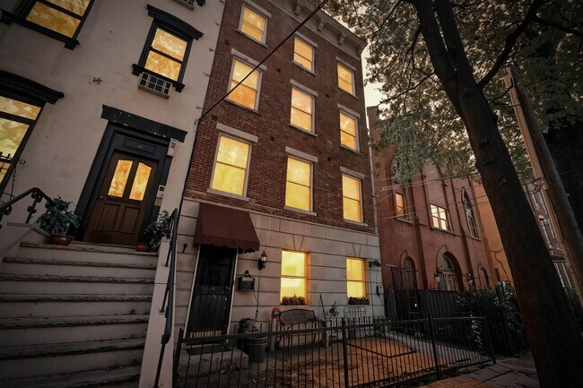 Building Photo - 135 Garden St