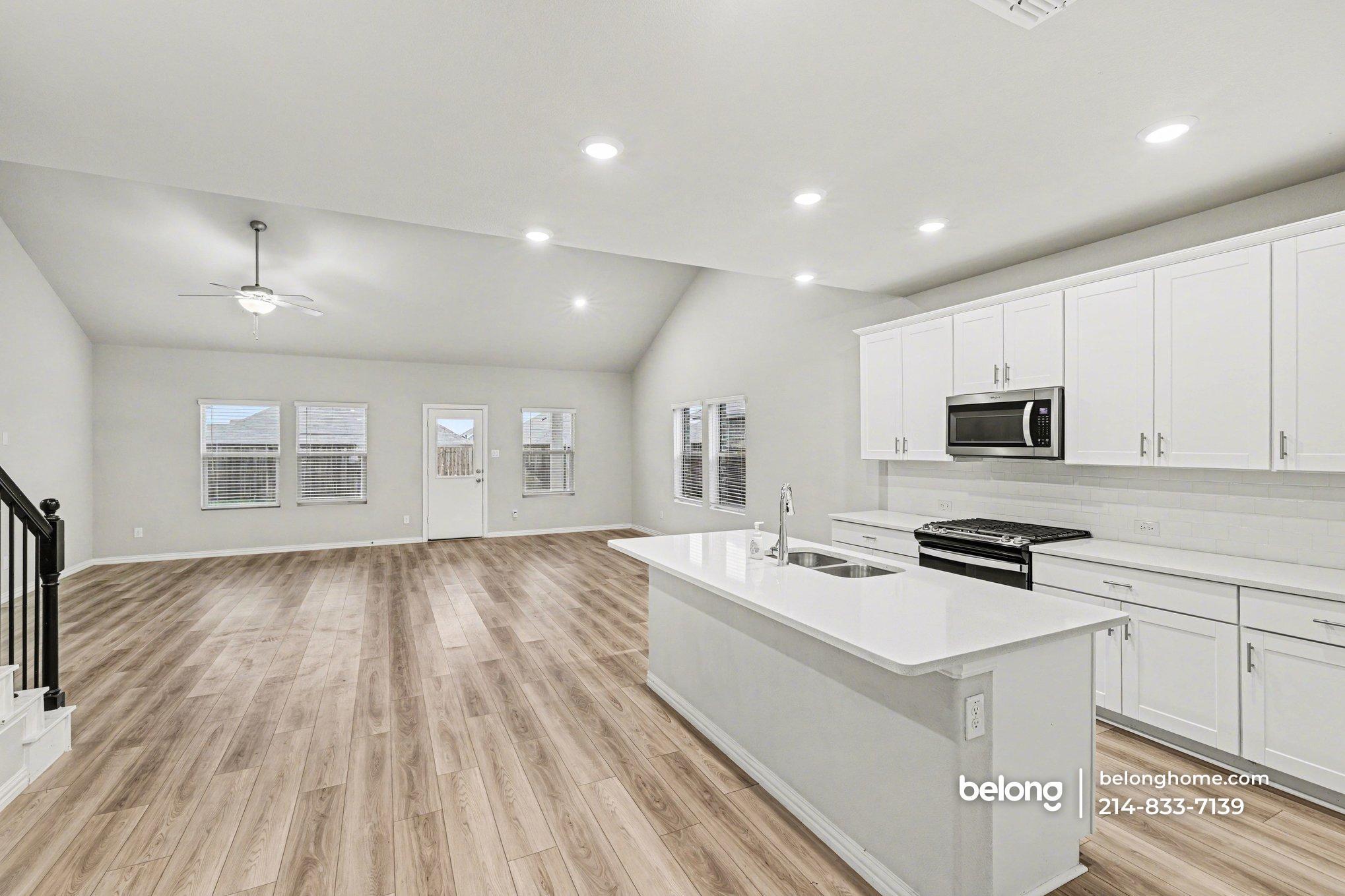 Building Photo - 3416 Kingsview Dr