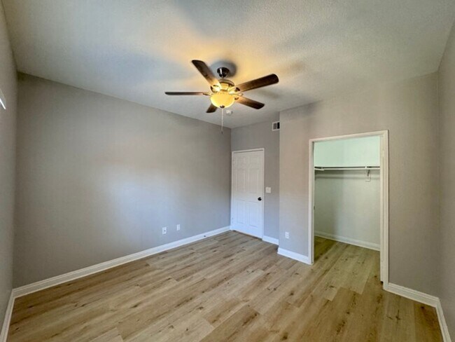 Building Photo - 41410 Juniper St