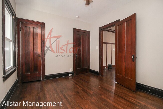 Building Photo - 2 br, 1 bath House - 1335 W 91st (up)