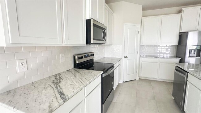 Building Photo - 17915 Cantarina Cove