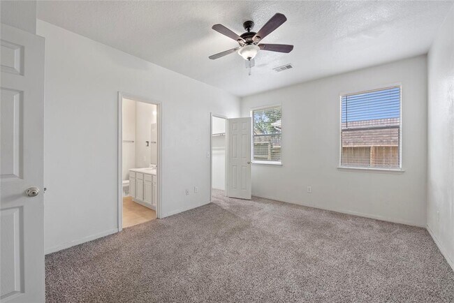 Building Photo - 2919 Blue Dawn Dr