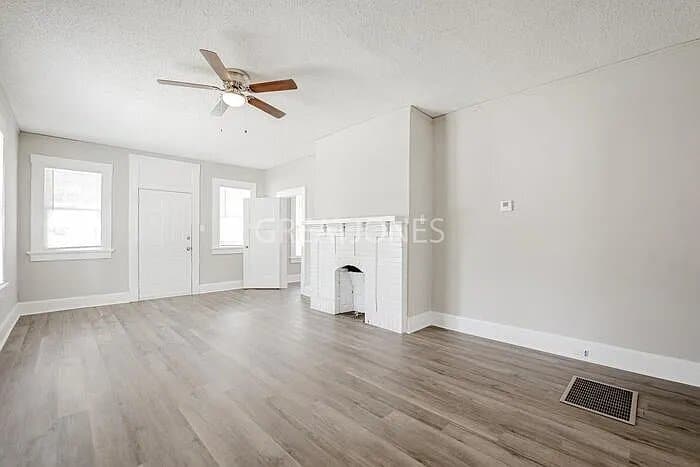 Building Photo - 2528 10th St