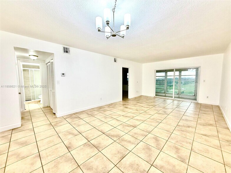 Primary Photo - 2500 SW 81st Ave
