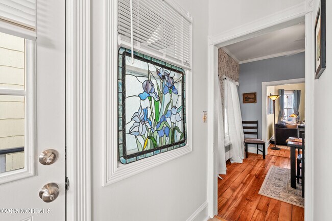 Building Photo - 49 Franklin Ave