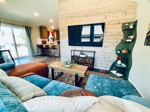 Building Photo - 2511 NE 82nd Way