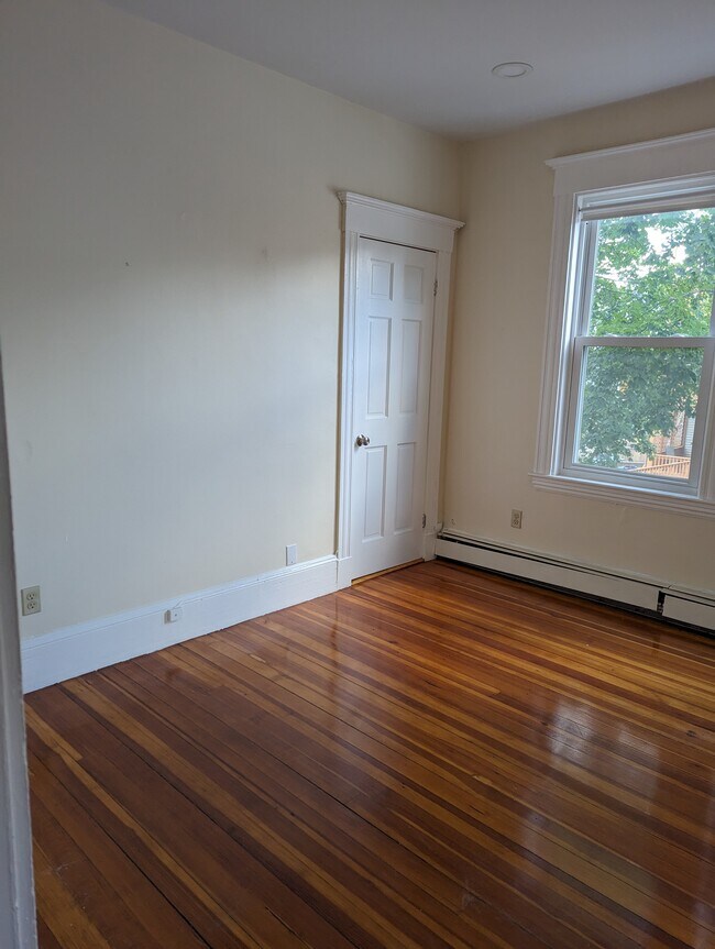 Building Photo - 308 Belgrade Ave