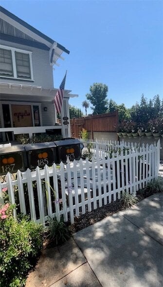 Building Photo - 185 N Grand St