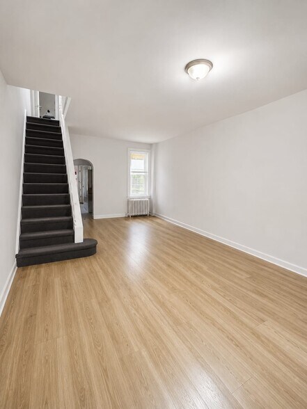 Building Photo - 2113 Wakeling St