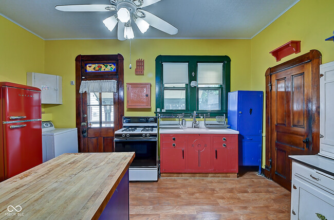 Building Photo - 1749 S Delaware St
