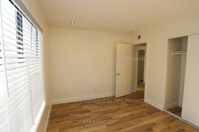 Building Photo - 7704 Elmdale Way