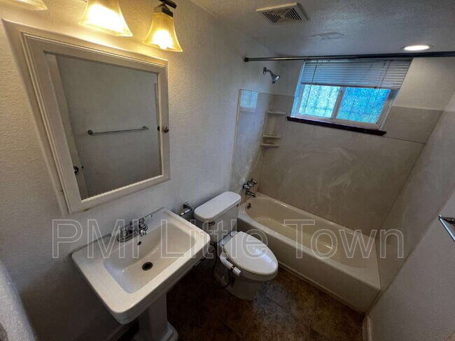 Building Photo - 3620 Hudson St