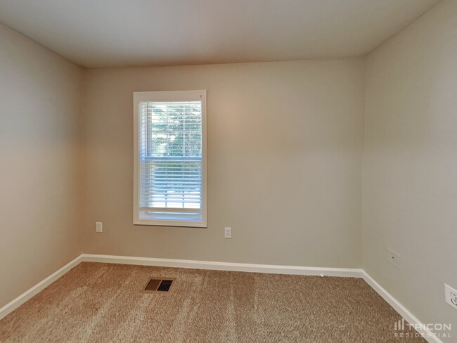 Building Photo - 183 Ivey Lake Pkwy