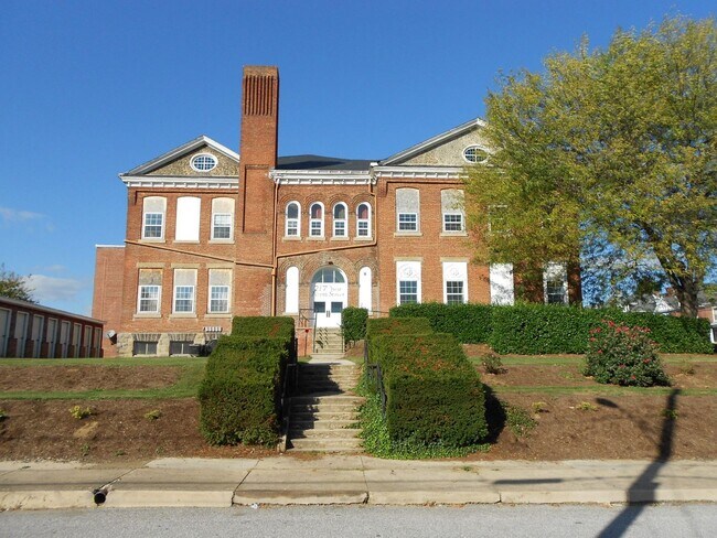 Building Photo - 217 W North St