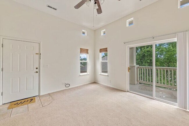 Building Photo - Modern 3-Bedroom North-End Condo Near Canyon View Park & Mesa Mall
