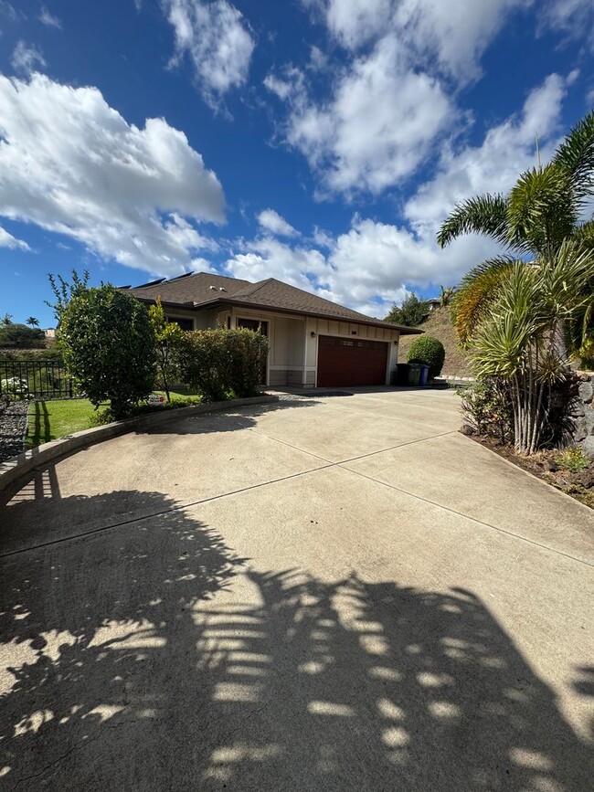 Building Photo - Beautiful 3-Bedroom & 3-Bathroom (Kapolei,...