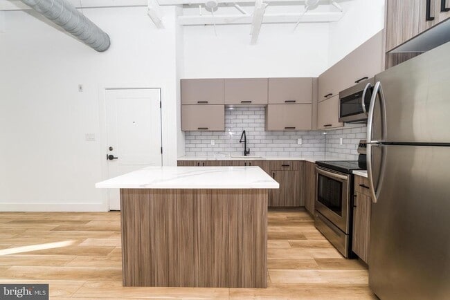 Building Photo - 2700 E Auburn St