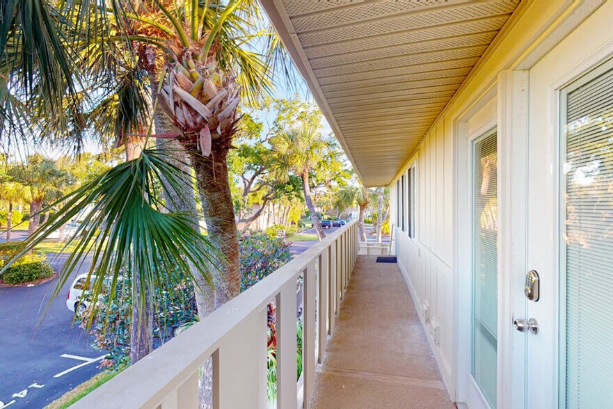 Building Photo - 6750 Gulf of Mexico Dr