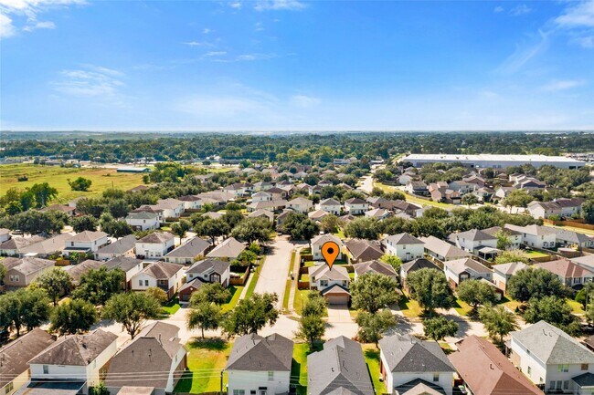 Building Photo - 838 Royal George Ln