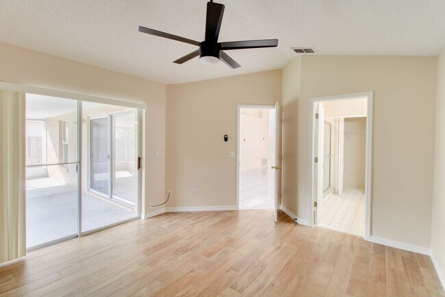 Building Photo - 10538 Sun Villa Blvd - Available December ...