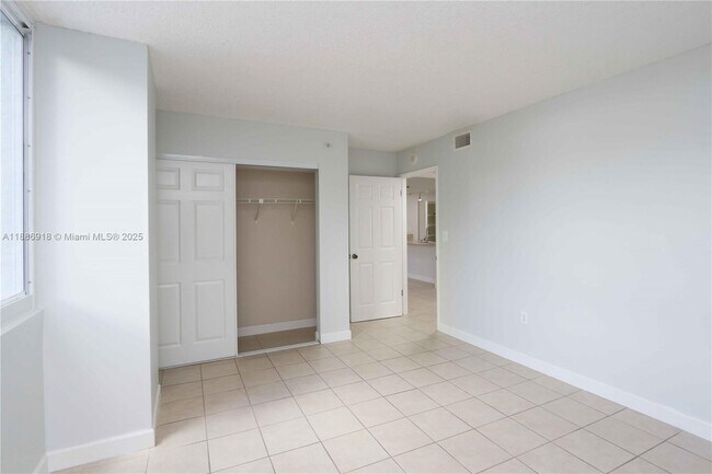 Building Photo - 850 N Miami Ave