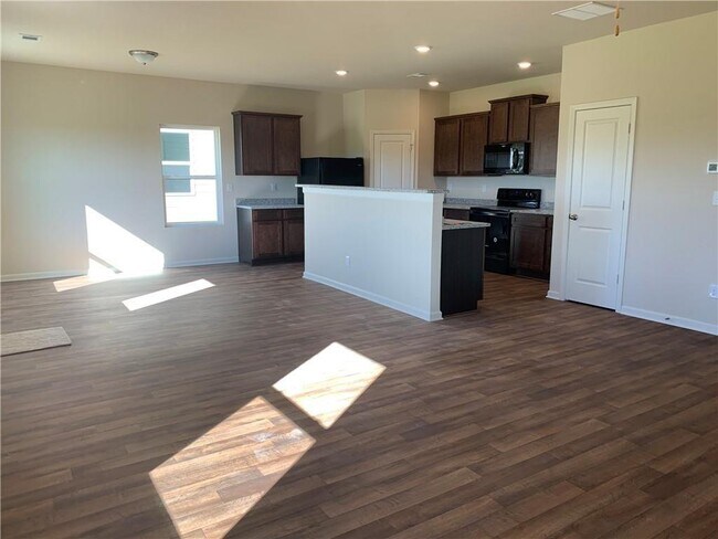 Building Photo - 929 Independence Ave