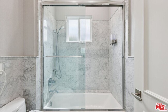 Building Photo - 27048 Triumph Ave