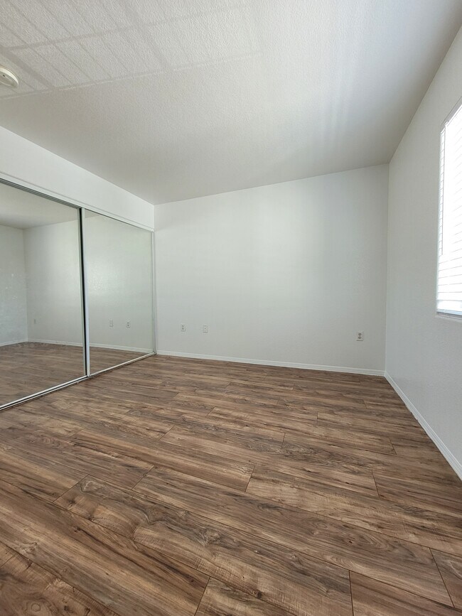 Building Photo - 3318 N Decatur Blvd