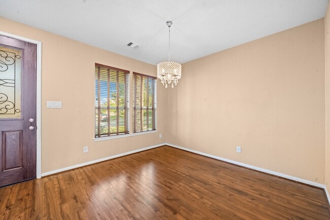 Building Photo - 5007 Pine Ridge Knoll Ct