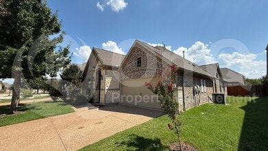 Building Photo - 4112 Overton Dr