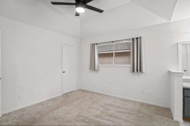 Building Photo - 22 Braemar Forest St
