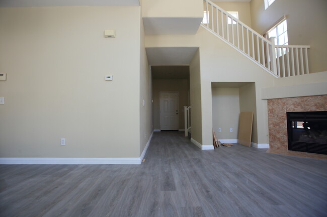 Building Photo - 42084 Orange Blossom Dr