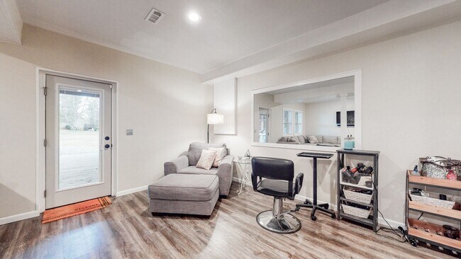 Building Photo - Stunning home situated on over 1 acre in North Thompson’s Station!