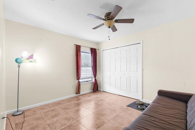 Building Photo - 237 N Hidden Tree Dr