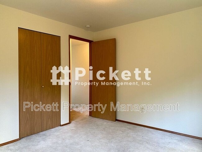 Building Photo - 10659 Wharf Pl NW