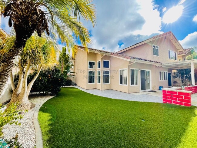 Building Photo - ***4 bed / 2.5 bath / 2,067 sqft House in ...