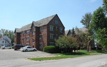 Building Photo - Buckingham Manor Apartments- Dundee