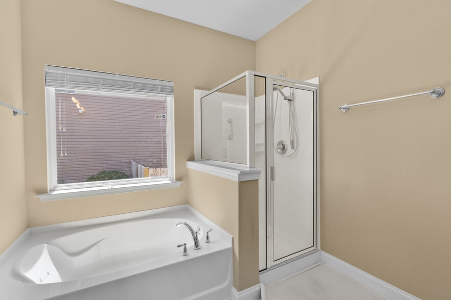 Building Photo - 112 Plymouth Pass Dr