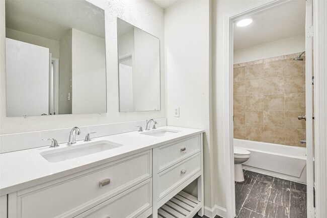 Building Photo - 5222 Creek Shadows Dr