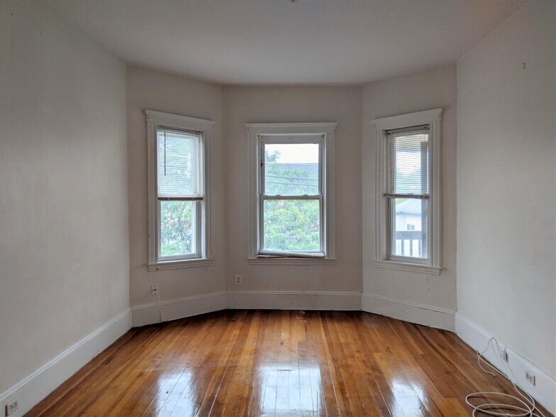 Building Photo - 104 Conwell Ave