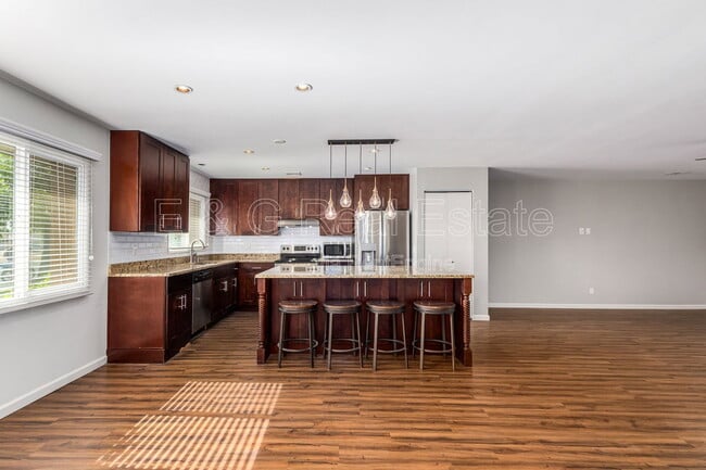 Building Photo - 4508 N 15th Ave