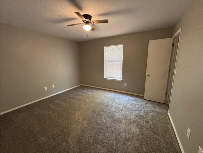 Building Photo - 1368 E Sequoyah Ct