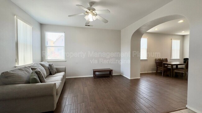 Building Photo - 643 W Casanova Ln