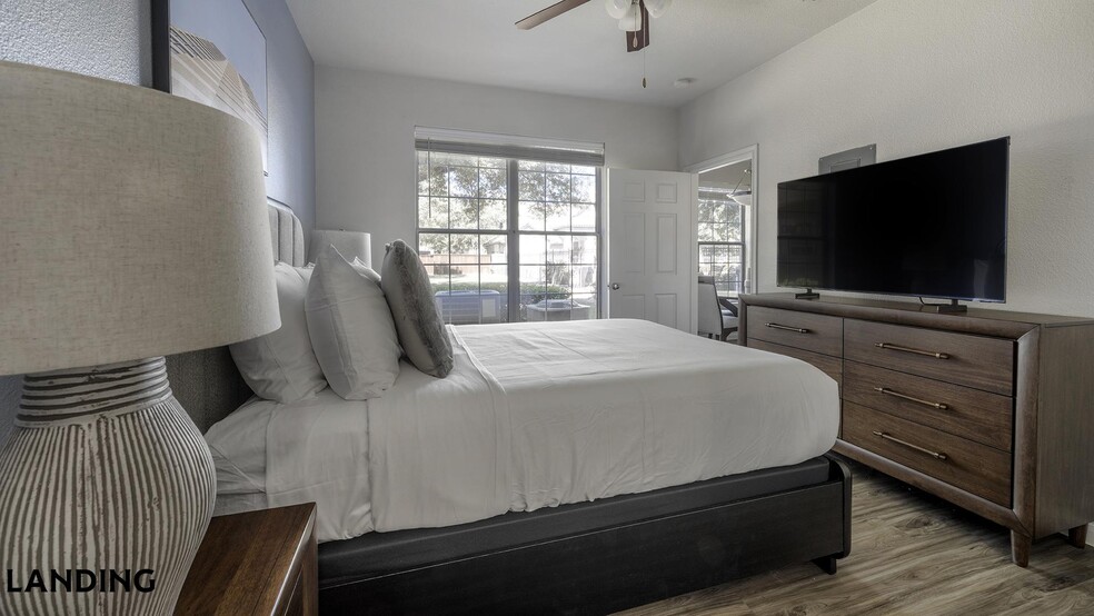 Building Photo - 1215 W Slaughter Ln