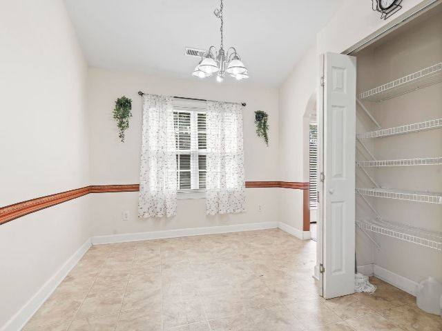 Building Photo - 176 Whispering Oaks Dr