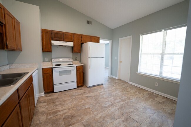 Building Photo - Available Soon!