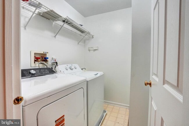 Building Photo - 115 Gleneagles Dr