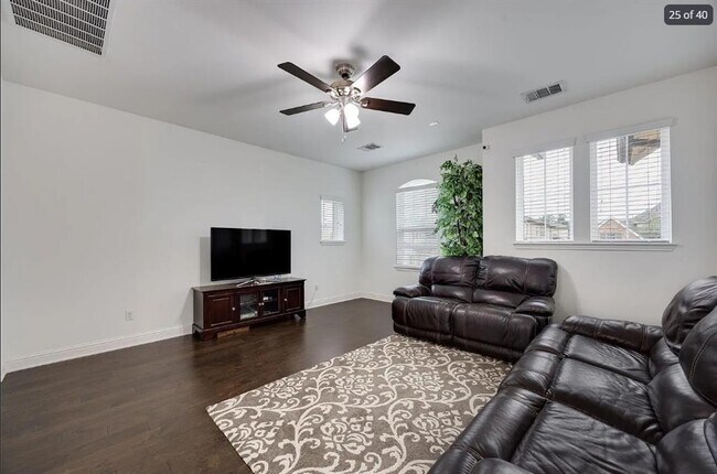 Building Photo - 4208 Bonanza Dr